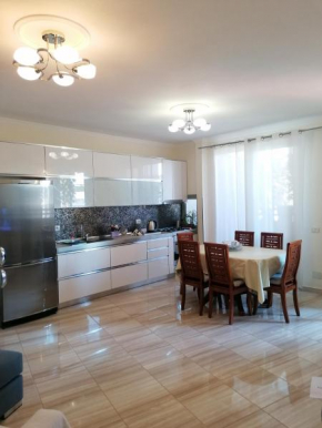 Holiday Center Apartment